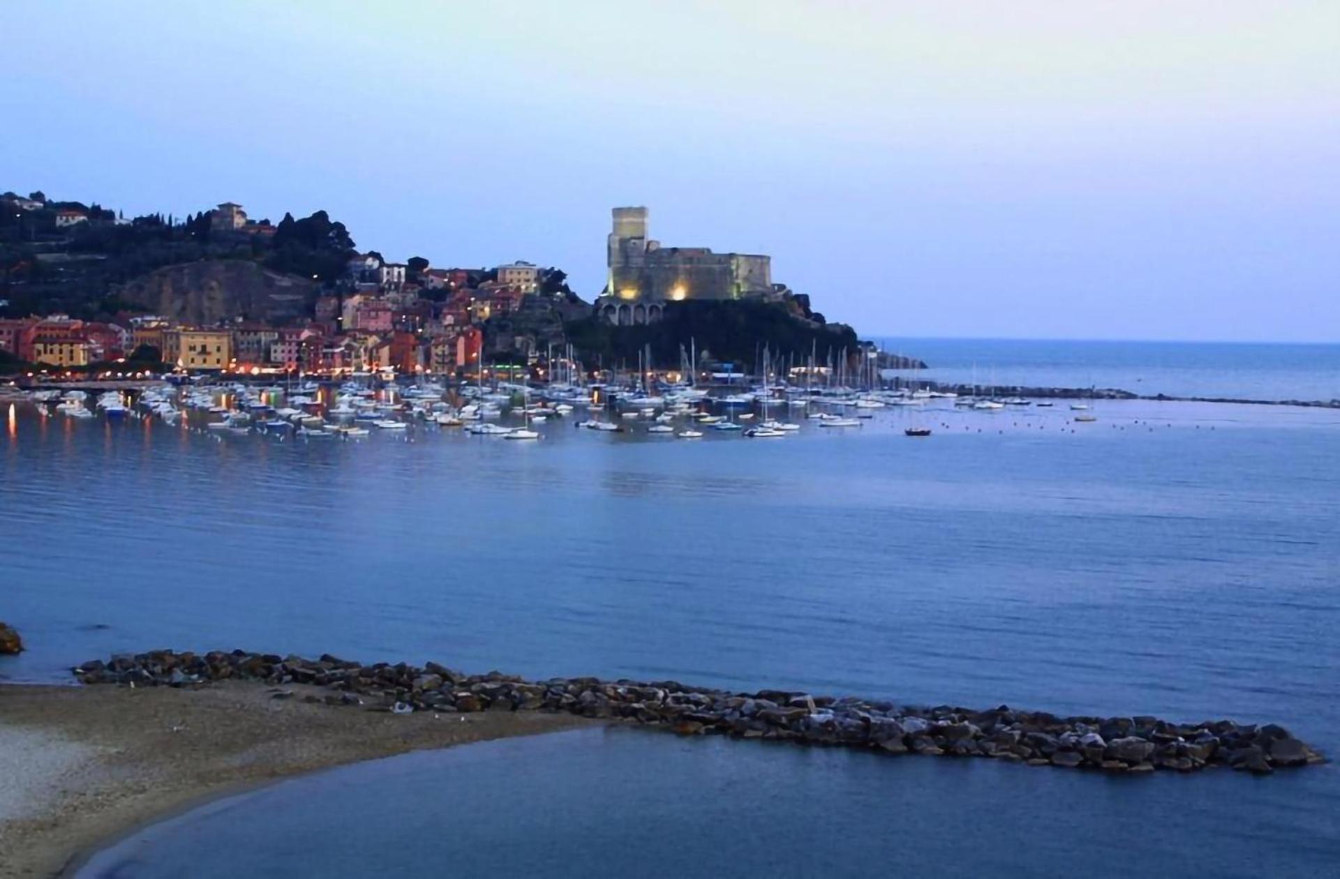Affittacamere "In Piazzetta Da Vasco" Lerici Exterior foto